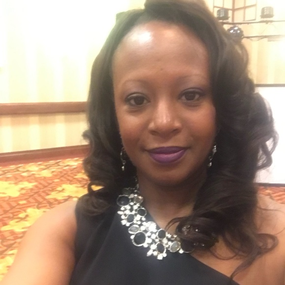 Meet your Posher, Tanya - Picture 1 of 1